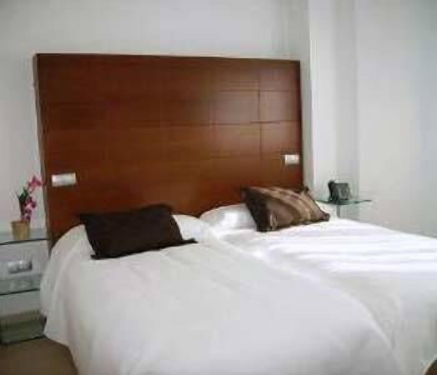 雙人房 | 房內夾萬、書桌、隔音、熨斗/熨衫板