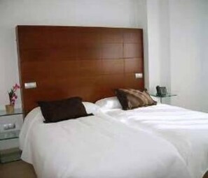 Chambre Double | Coffres-forts dans les chambres, bureau, chambres insonorisées