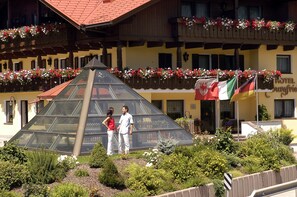 Property grounds - Hotel Burgfrieden (Gais)