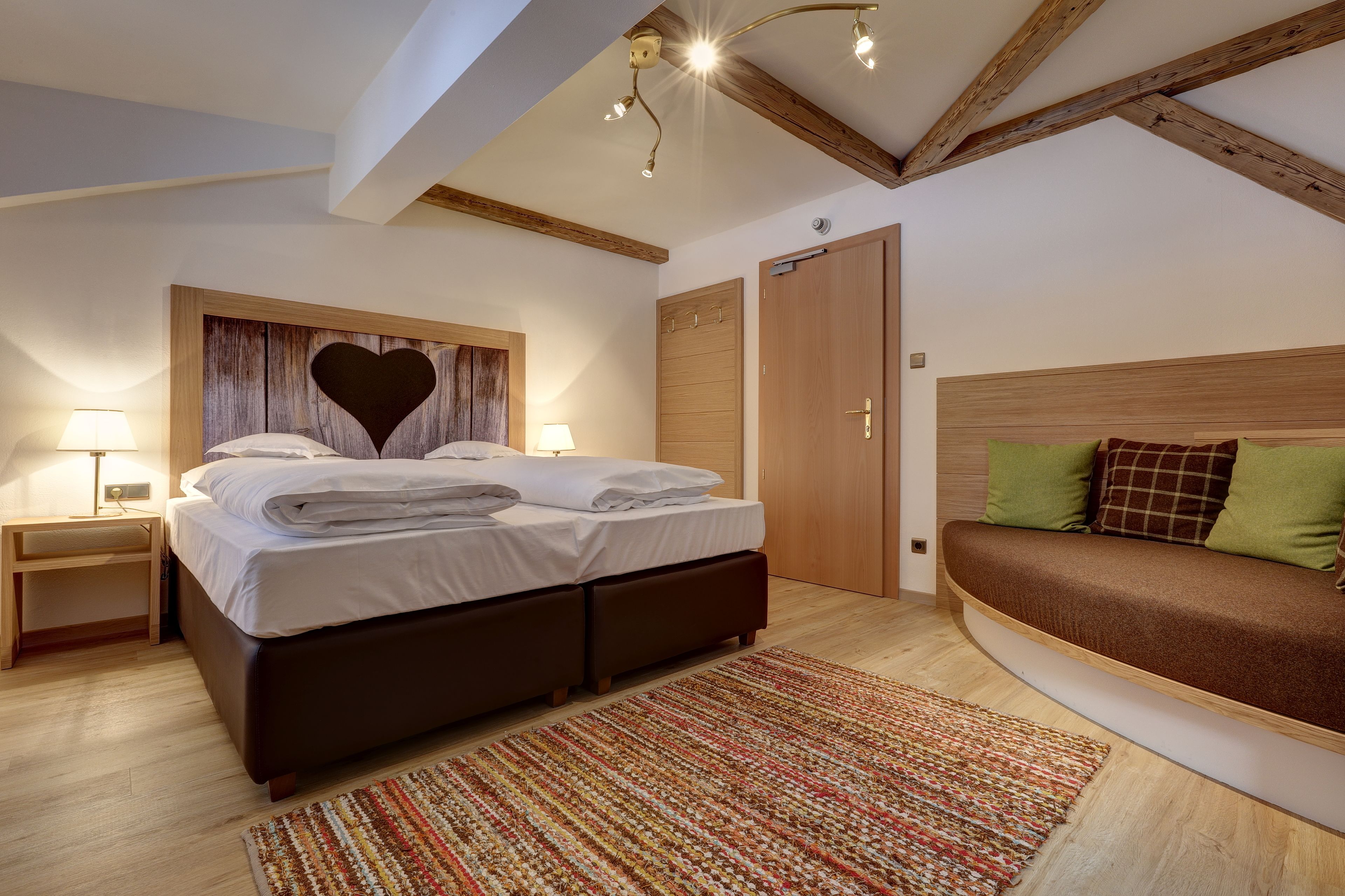 double room | soundproofing, free wifi, bed sheets