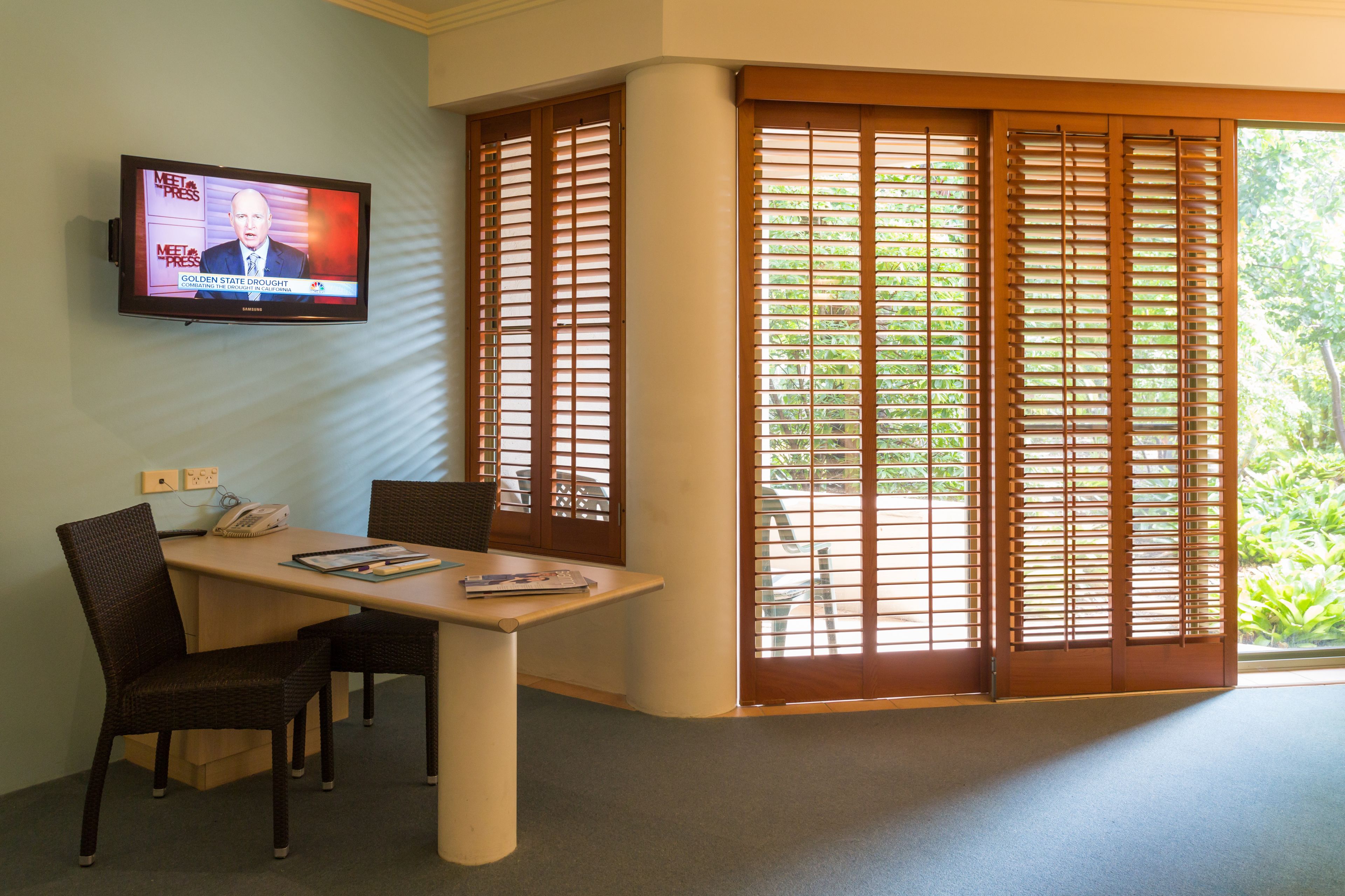 room, 1 king bed (whirlpool in bath) | 1 bedroom, individually decorated, individually furnished