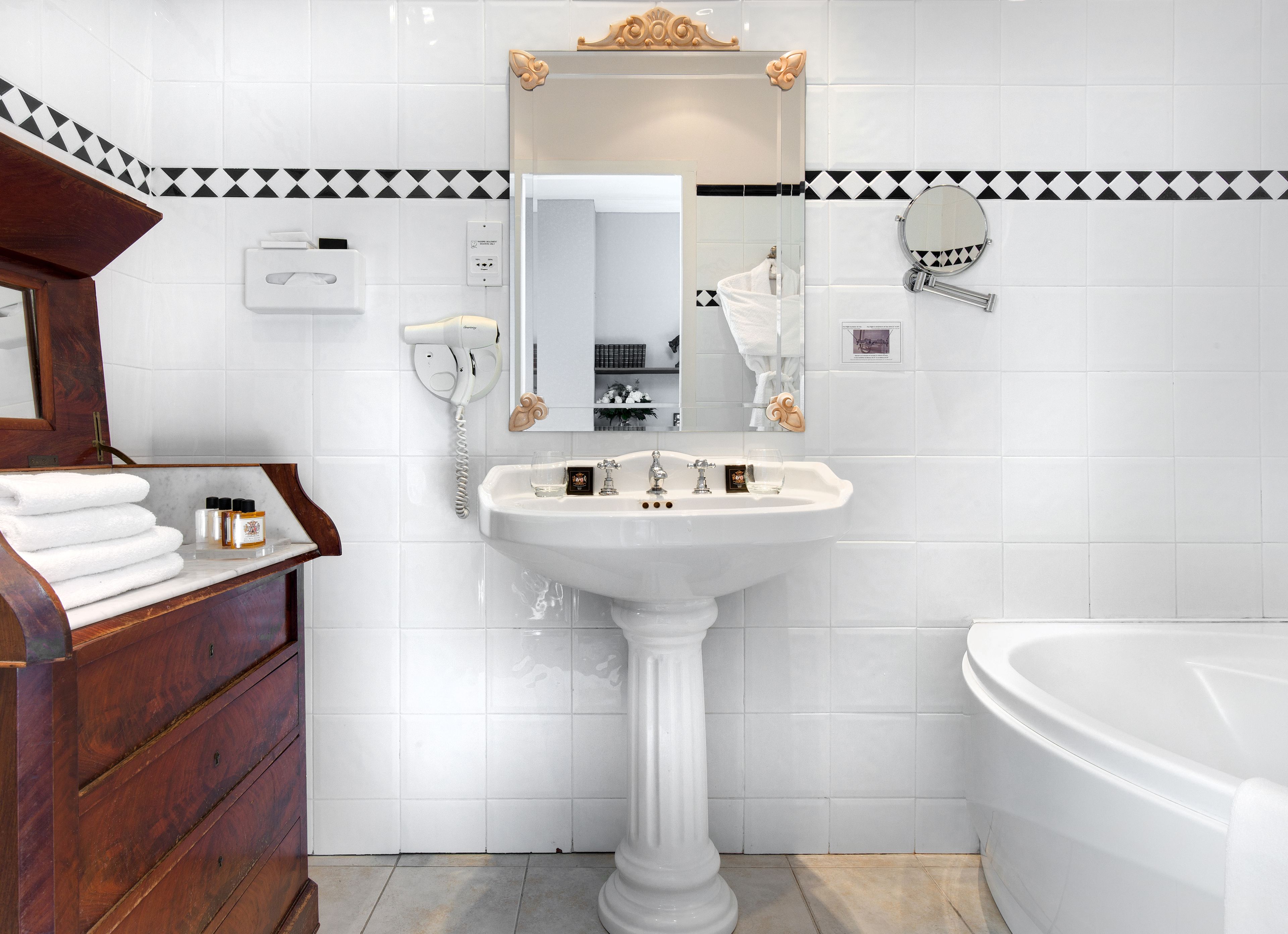 superior room (château) | bathroom | hair dryer, towels, soap, shampoo