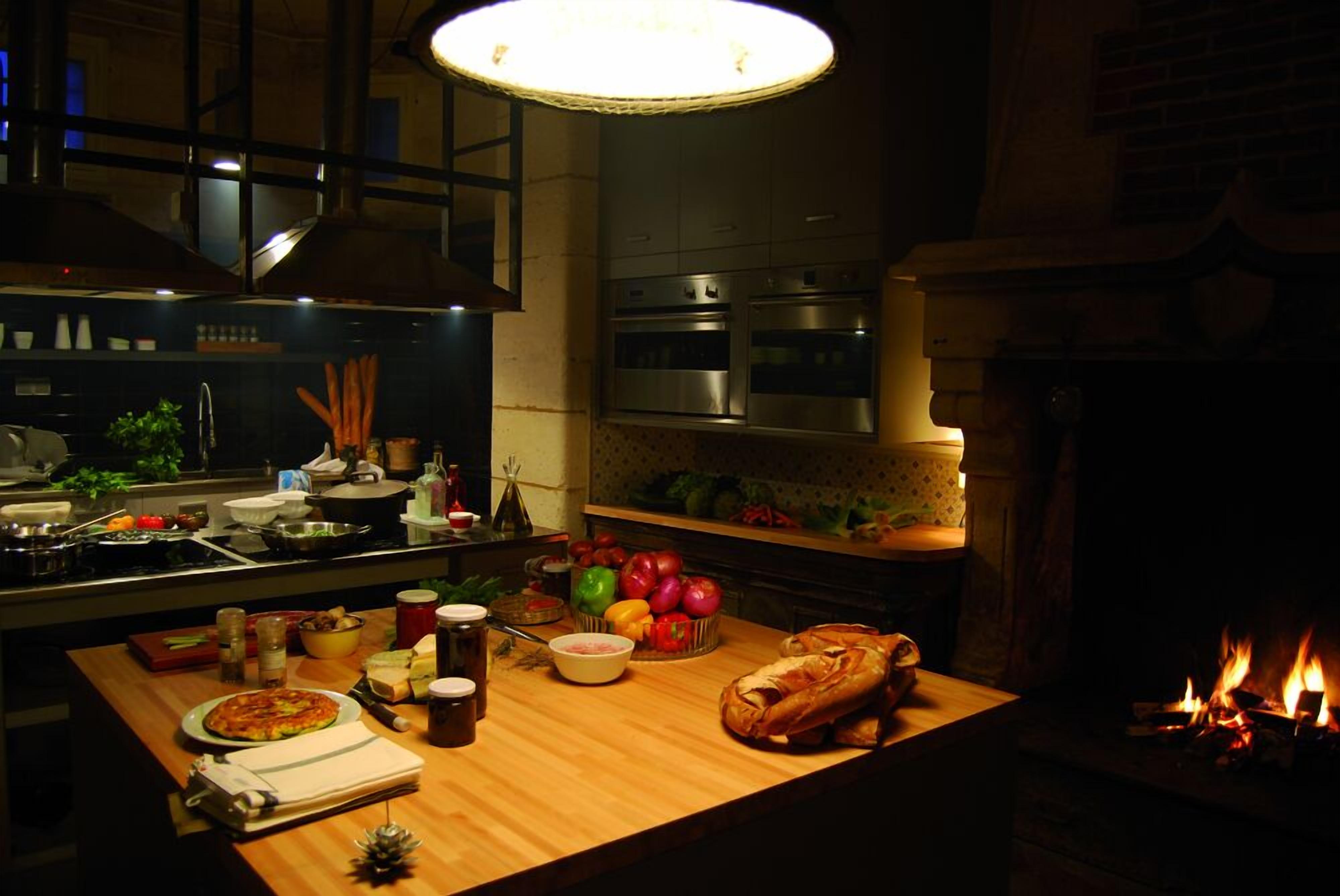 dinner served, french cuisine, garden views