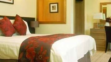 Desk, iron/ironing board, free WiFi, bed sheets
