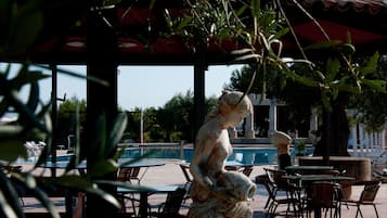 Poolside bar