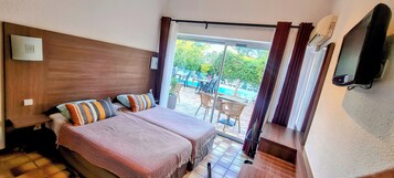 Ropa de cama de alta calidad, escritorio, cunas gratuitas y wifi gratis 