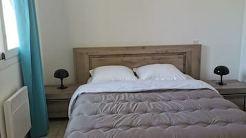 Bureau, rideaux occultants, chambres insonorisées