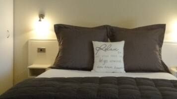 Standard Room, 1 Bedroom | Premium bedding, down comforters, pillowtop beds, desk