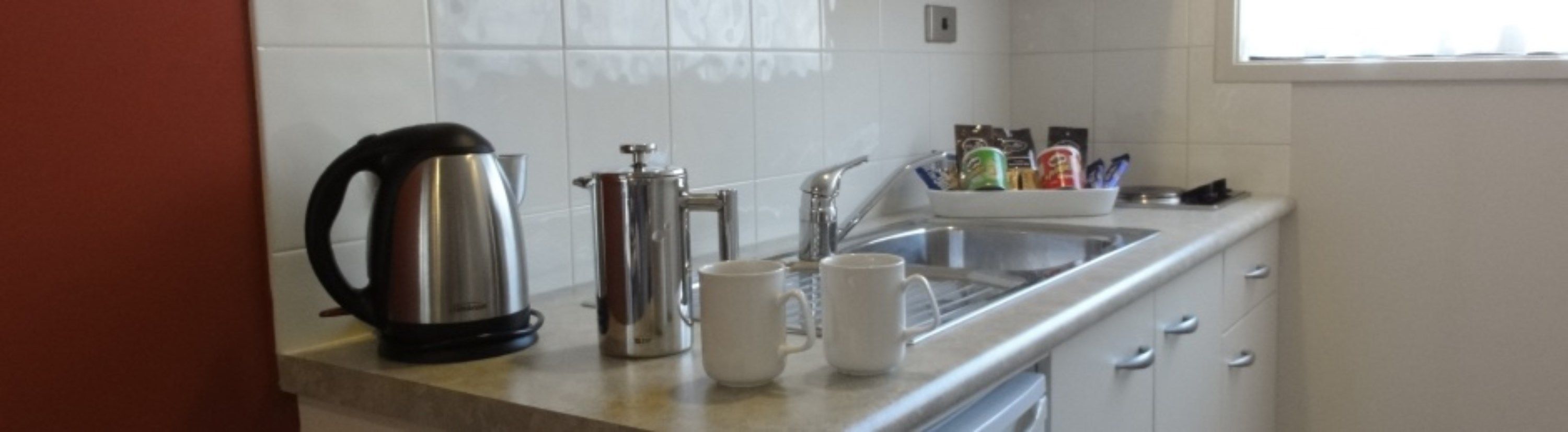 Standard Studio | Private kitchenette | Fridge, microwave, coffee/tea maker, electric kettle