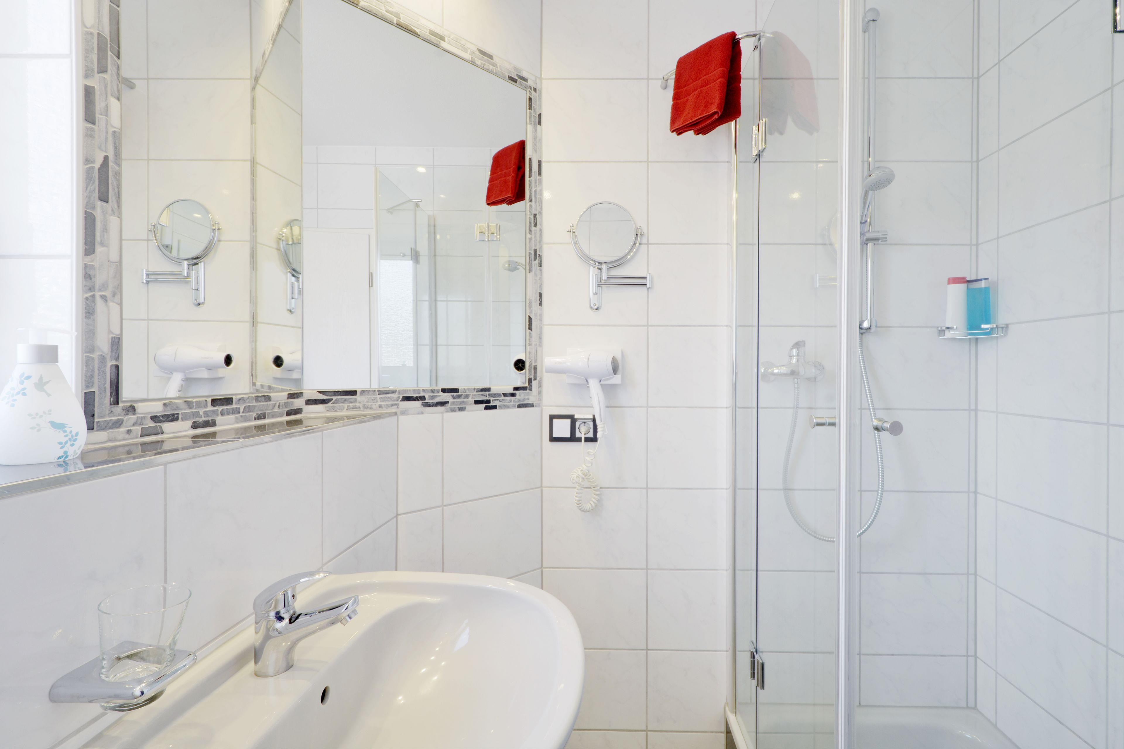 comfort single room | bathroom | shower, hair dryer, towels