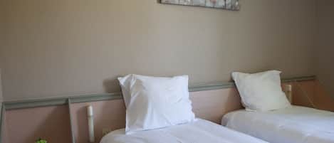 Zweibettzimmer | Schreibtisch, kostenloses WLAN