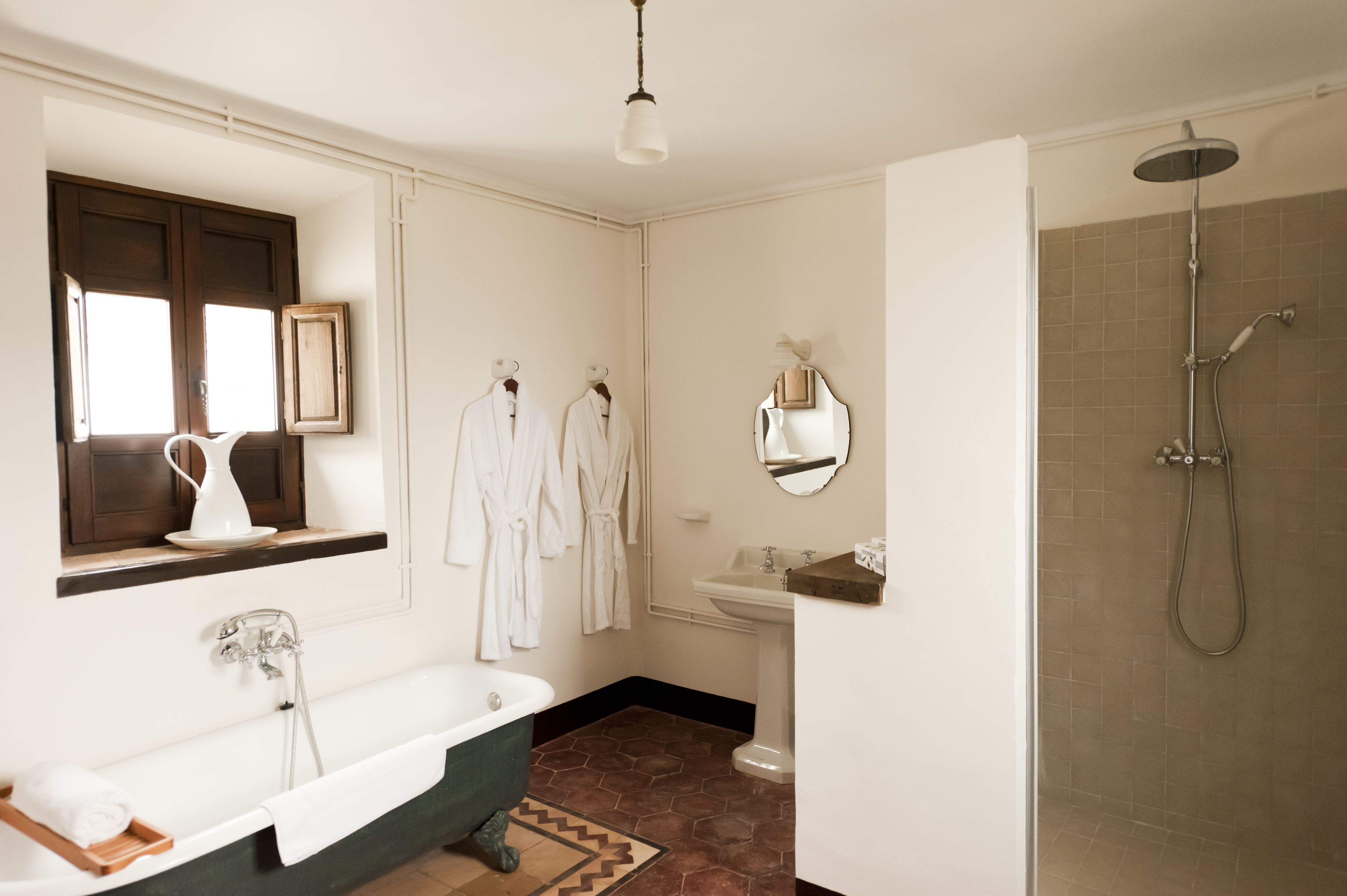 suite (the church) | bathroom | free toiletries, hair dryer, bathrobes, towels