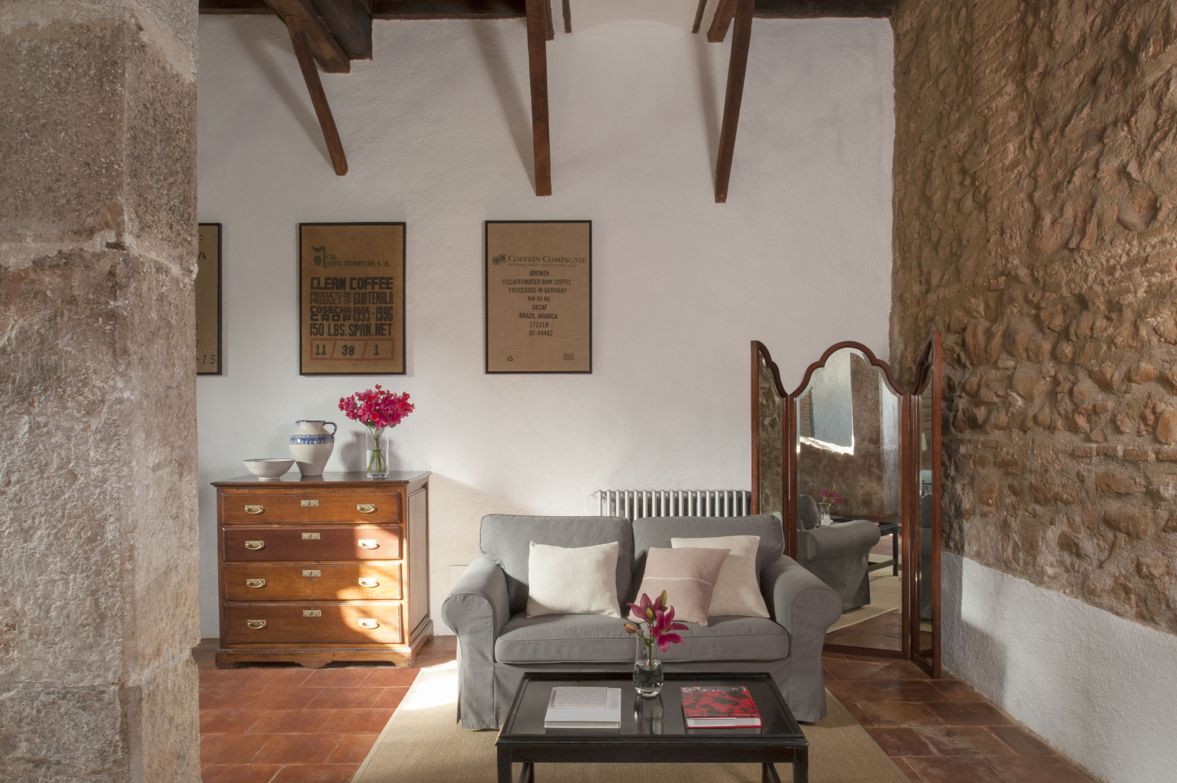 deluxe suite (the granary) | living area