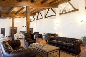 Indoor wedding - Hotel Cortijo del Marqués (Albolote)