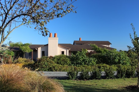 Fachada de la propiedad