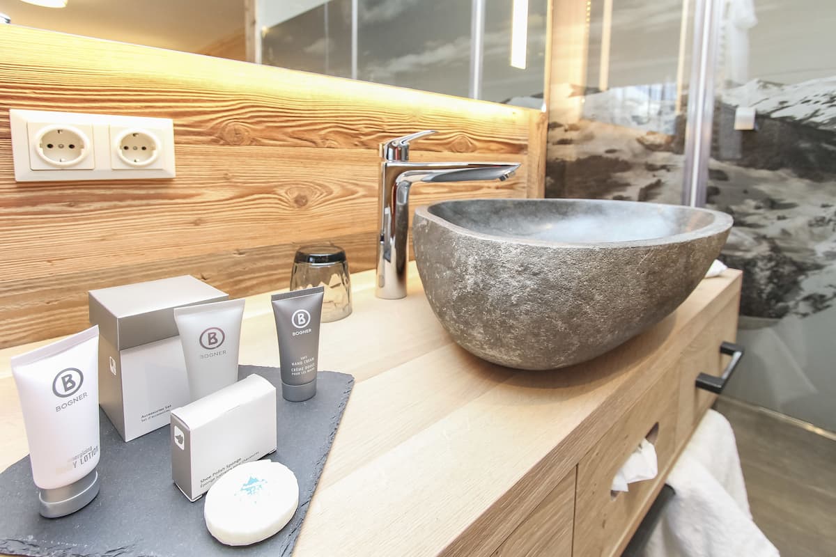 superior double room, balcony, mountain view | bathroom | free toiletries, hair dryer, bathrobes, slippers