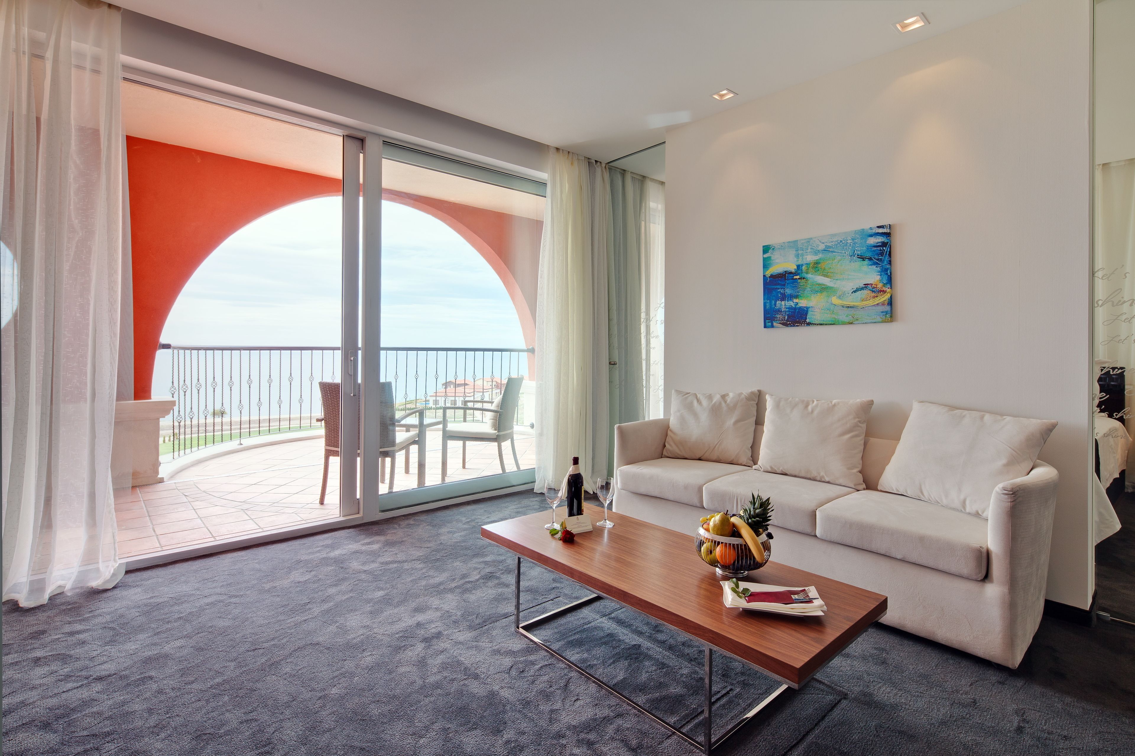 suite, sea view | living area | flat-screen tv