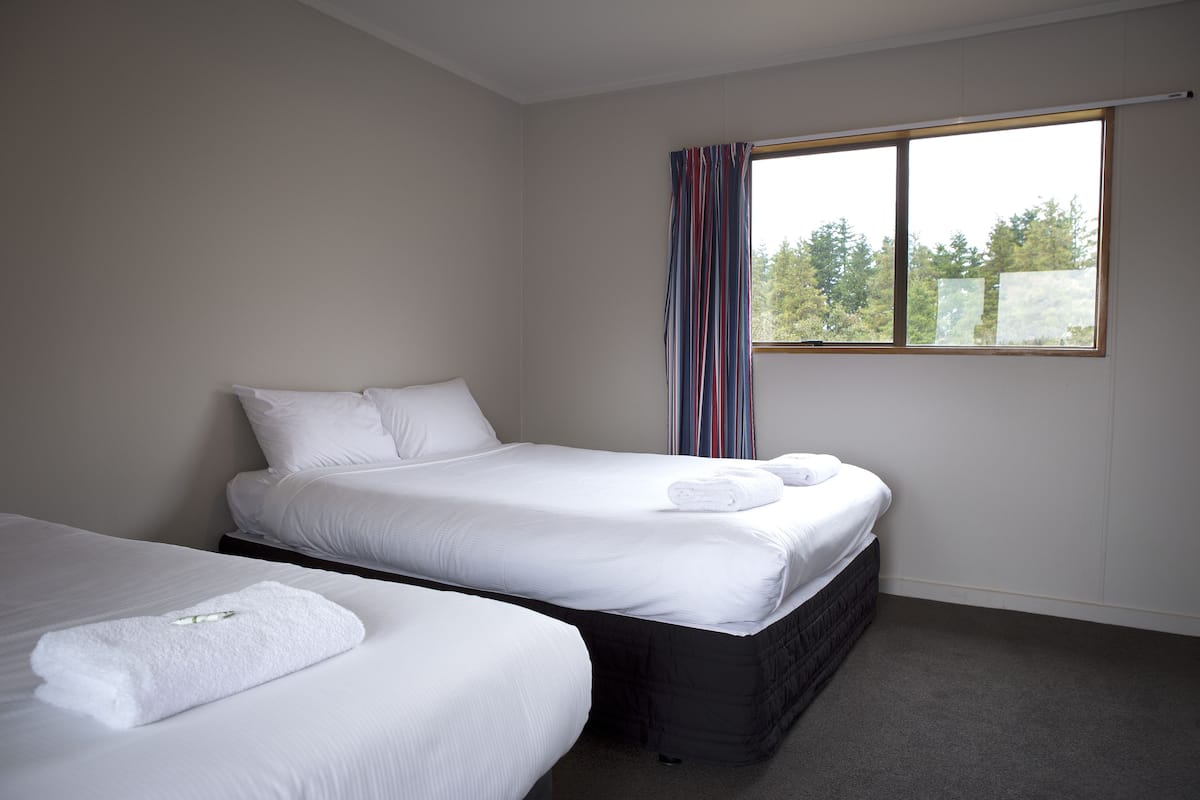 Basic Cabin | Free WiFi, bed sheets