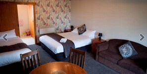 Cabin | Bathroom | Shower, towels - Glentanner Park Centre (Glentanner)