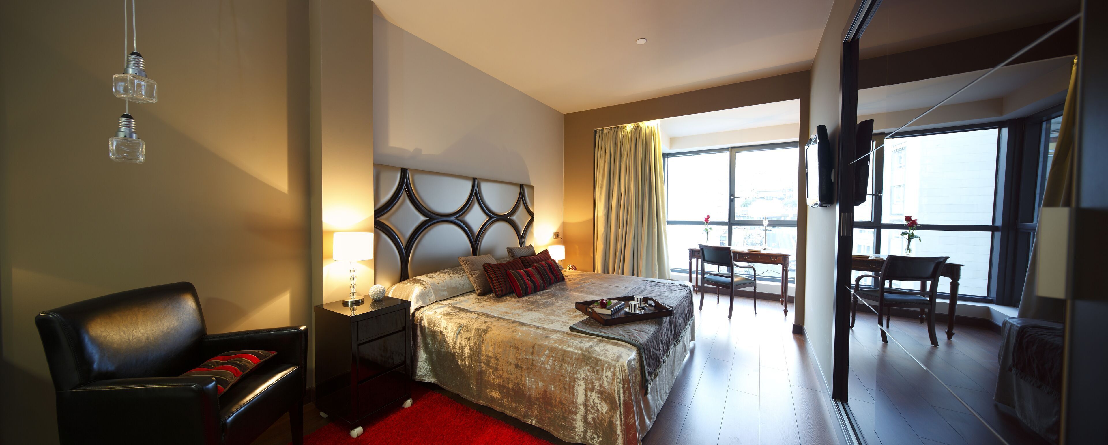 Minibar, in-room safe, laptop workspace, soundproofing