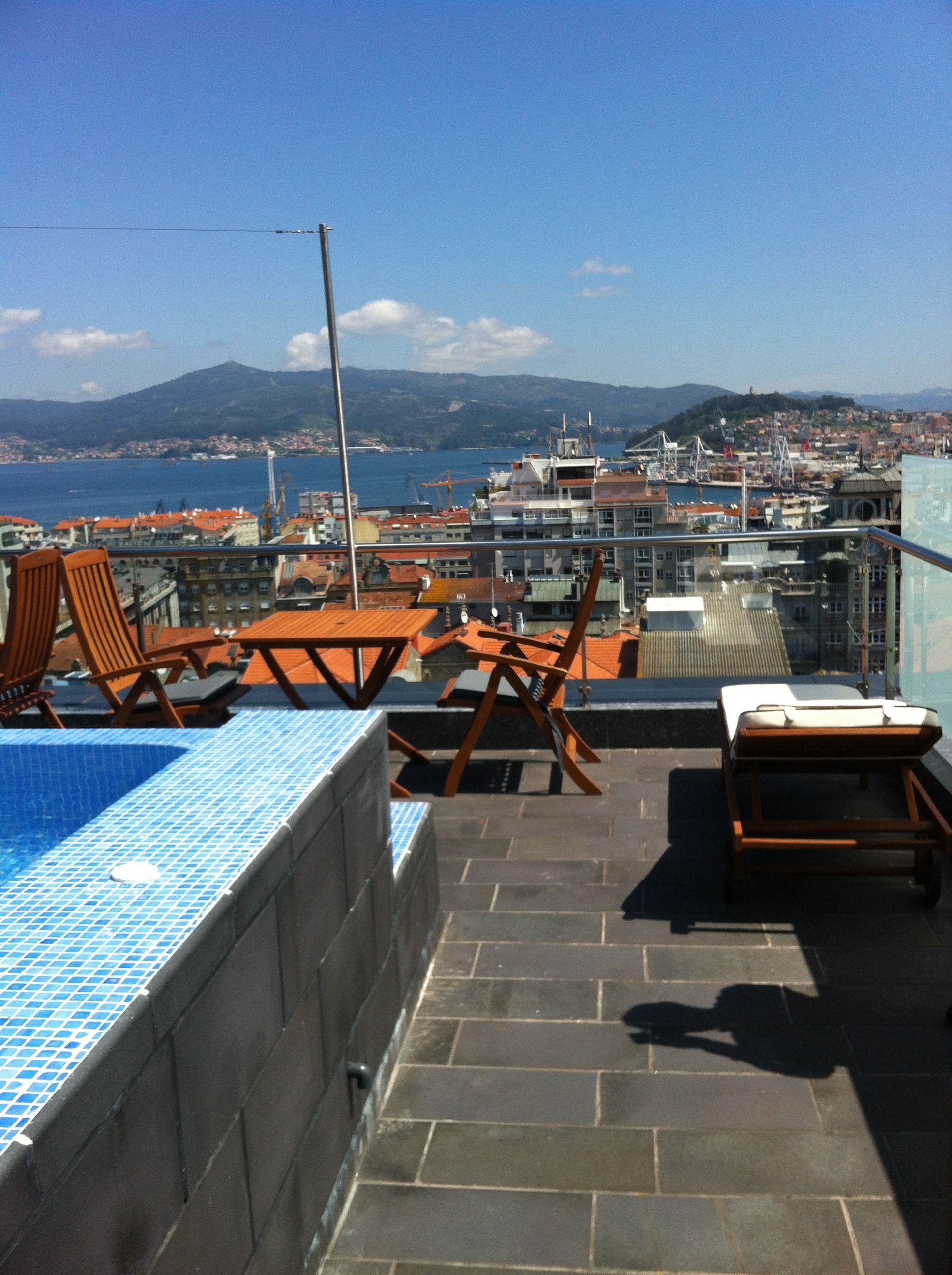 seasonal outdoor pool, pool loungers