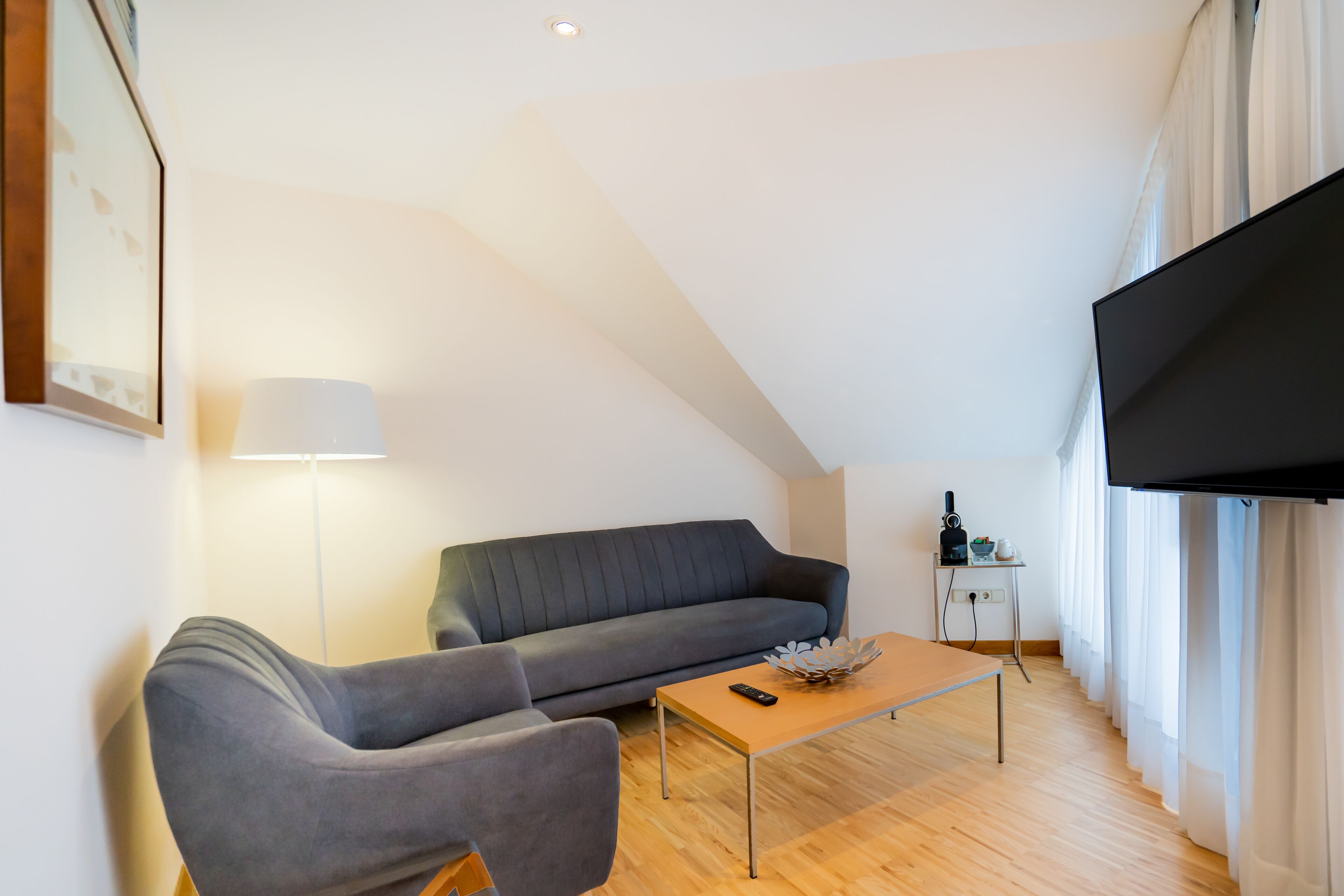 junior suite, terrace | 1 bedroom, minibar, in-room safe, desk