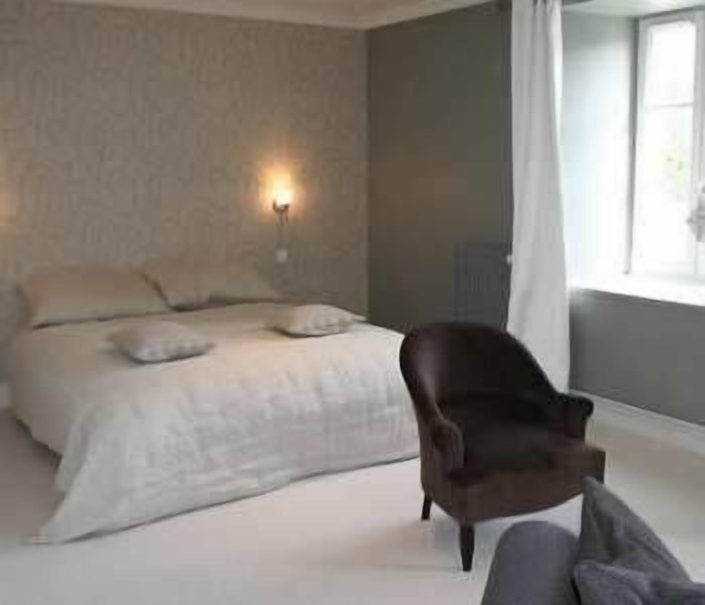 in-room safe, desk, soundproofing, iron/ironing board