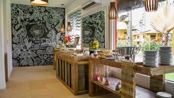 Free daily buffet breakfast