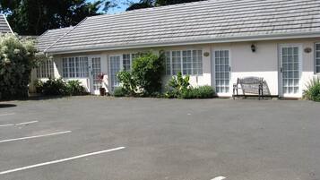 ๋ฌด๋ฃ ์
ํ ์ฃผ์ฐจ