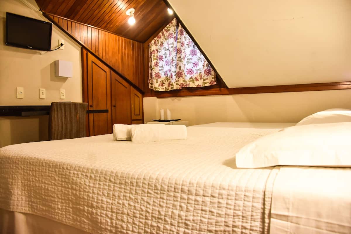 Habitación Deluxe con 1 cama doble o 2 individuales | Minibar, caja fuerte, escritorio y wifi gratis