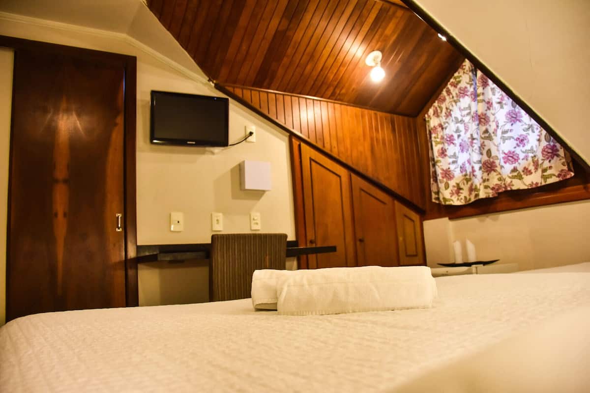 Minibar, caja fuerte, escritorio y wifi gratis