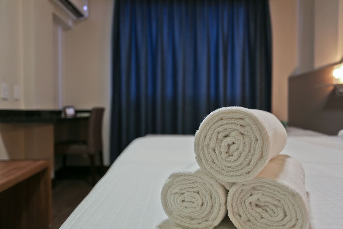 Minibar, caja fuerte, escritorio y wifi gratis