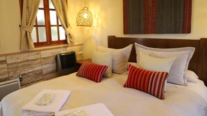 In-room safe, free WiFi - Terrace Lodge (Putre)