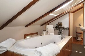 Room (Passion) | Bathroom | Hair dryer, bathrobes, towels