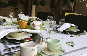 Free daily English breakfast - Centre Ville Guest House (Franschhoek)