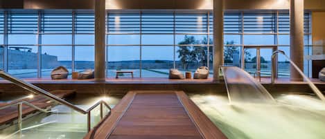 Couples treatment rooms, sauna, hot tub, Turkish bath, body treatments