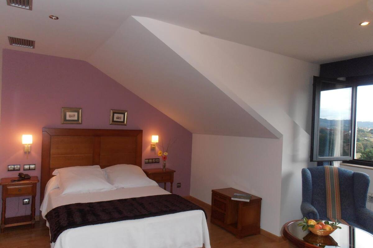 1 bedroom, in-room safe, desk, soundproofing