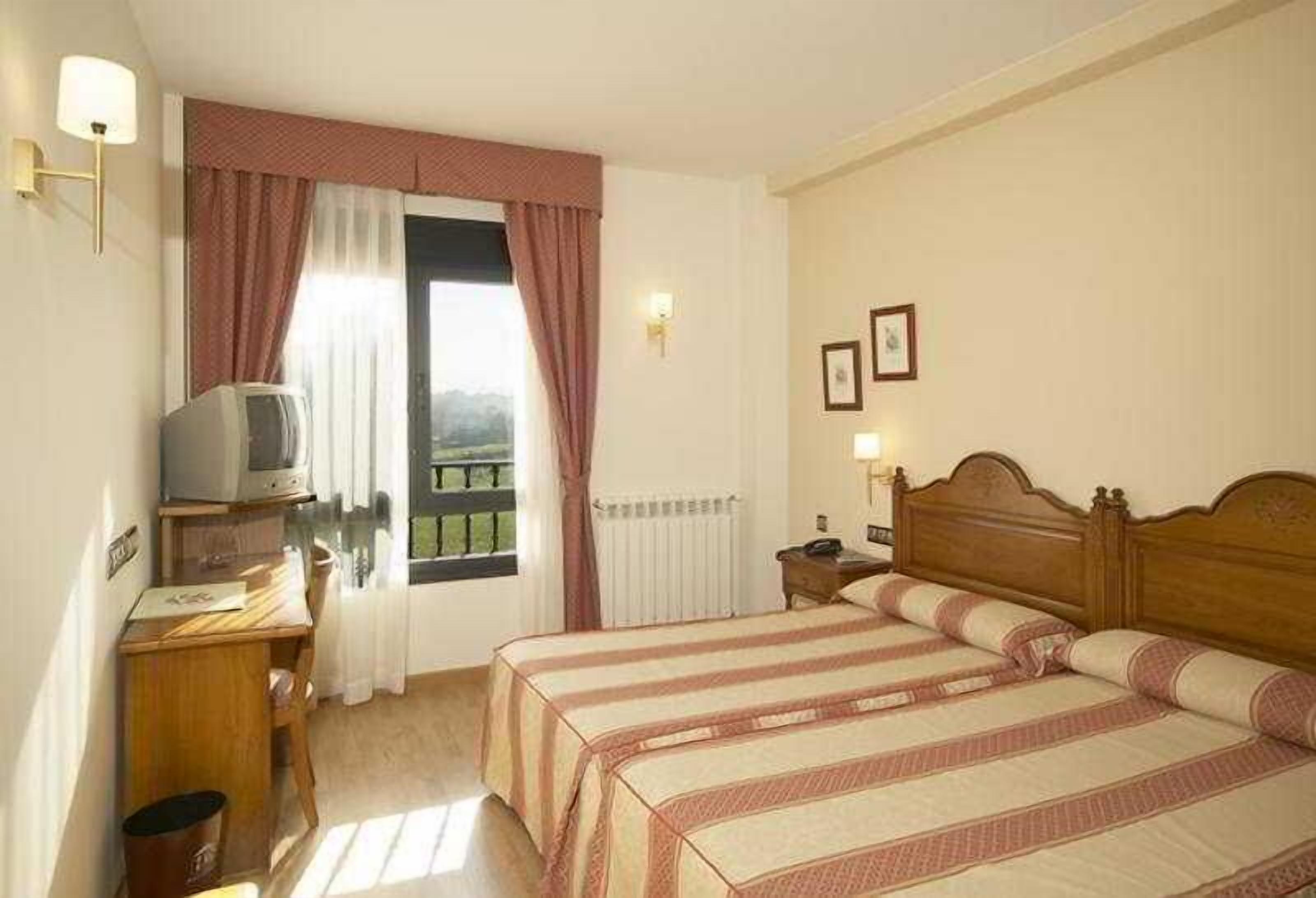 In-room safe, desk, soundproofing, iron/ironing board
