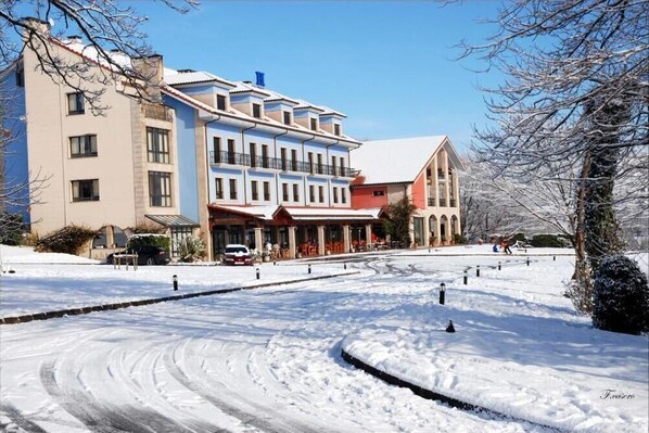 Exterior - Cristina (Norena)