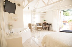 Casa Deluxe, 1 cama de matrimonio grande, baño privado (2 person Spa) | 1 dormitorio, ropa de cama de alta calidad, edredones de plumas