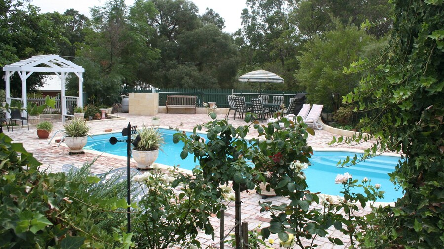 Rosebridge House Bed & Breakfast Adult Retreat