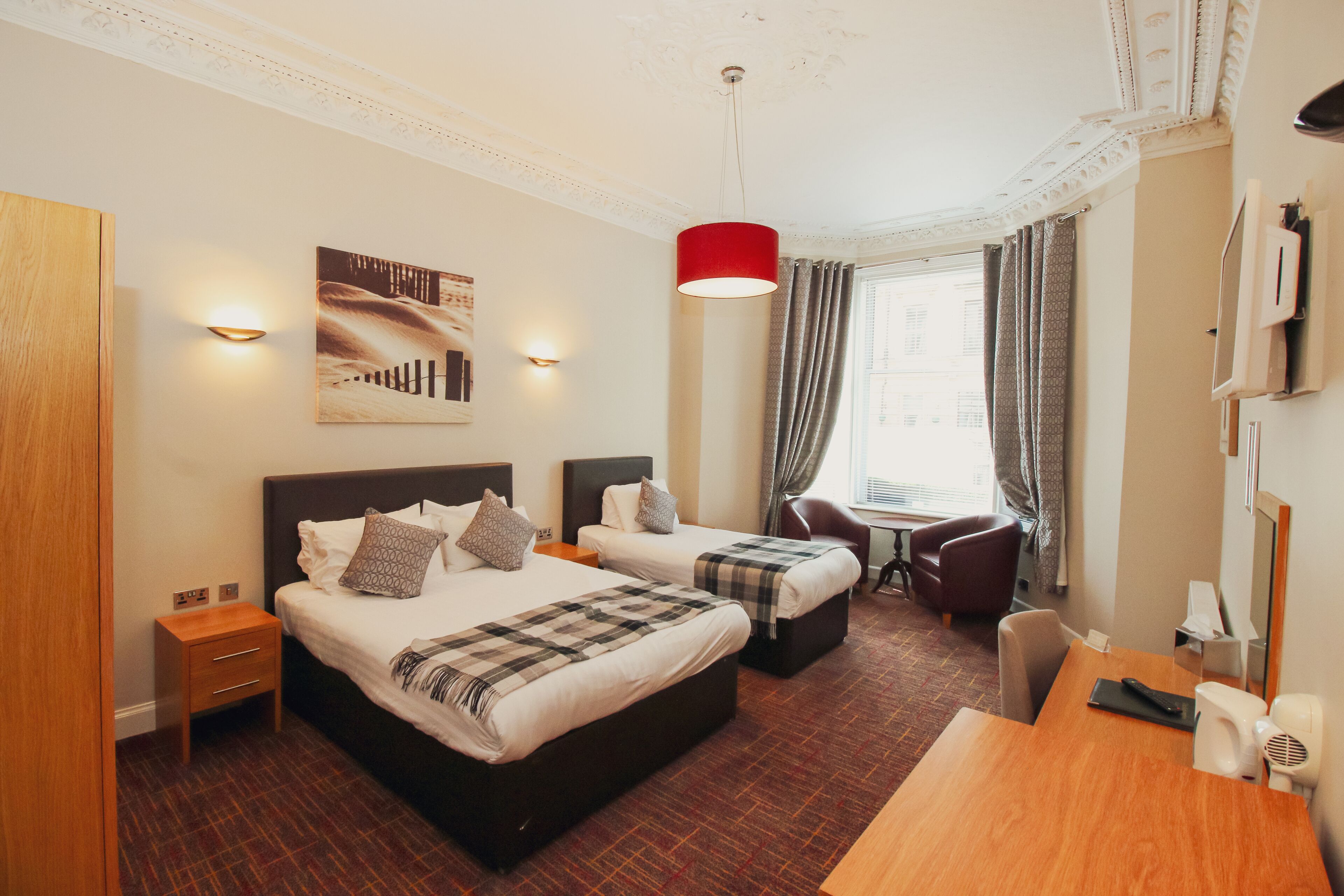 Photo - Kelvingrove Hotel - Sauchiehall St