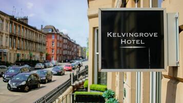 Une enseigne pour l'hôtel Kelvingrove.
