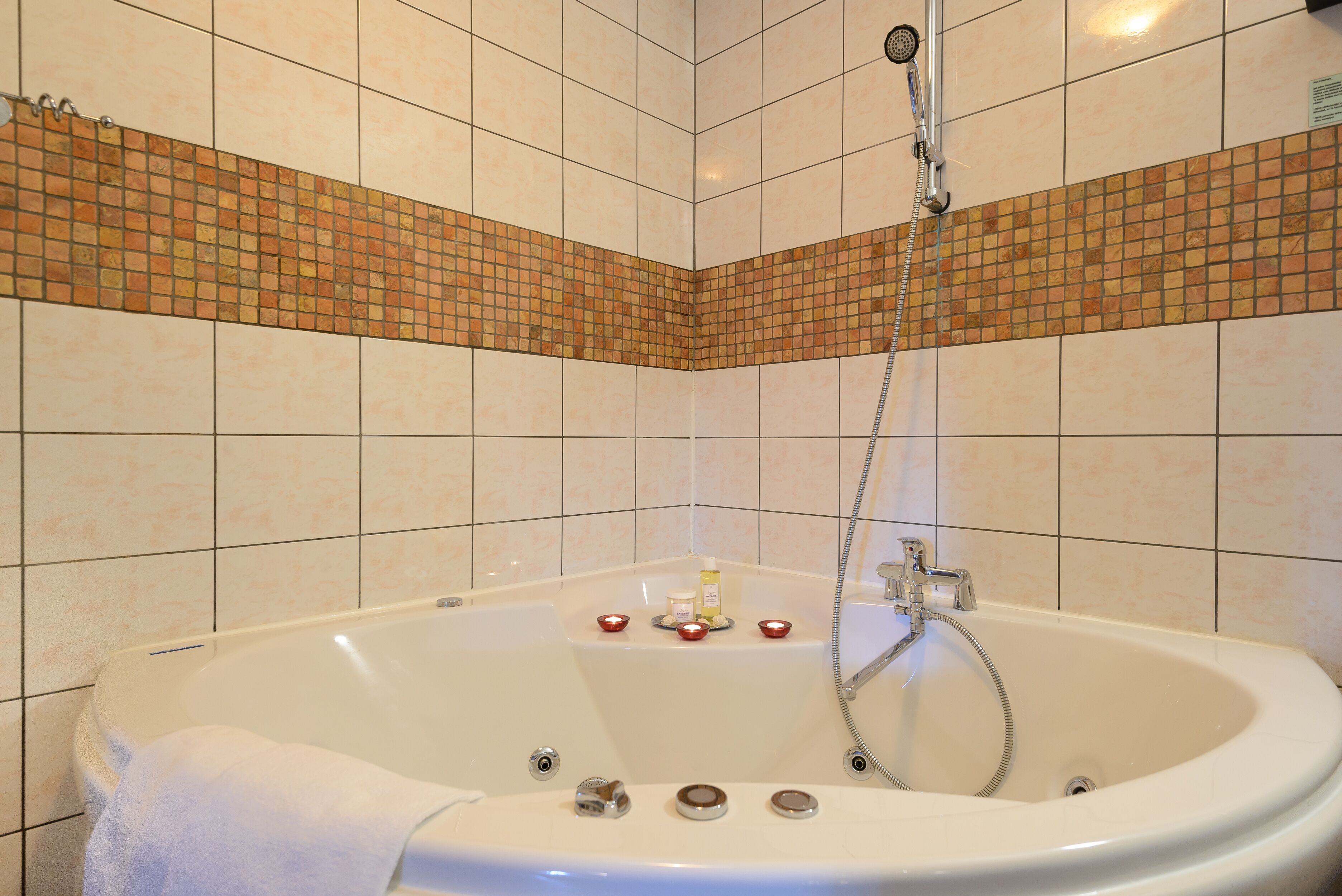 junior suite with spa bath | deep-soaking bathtub