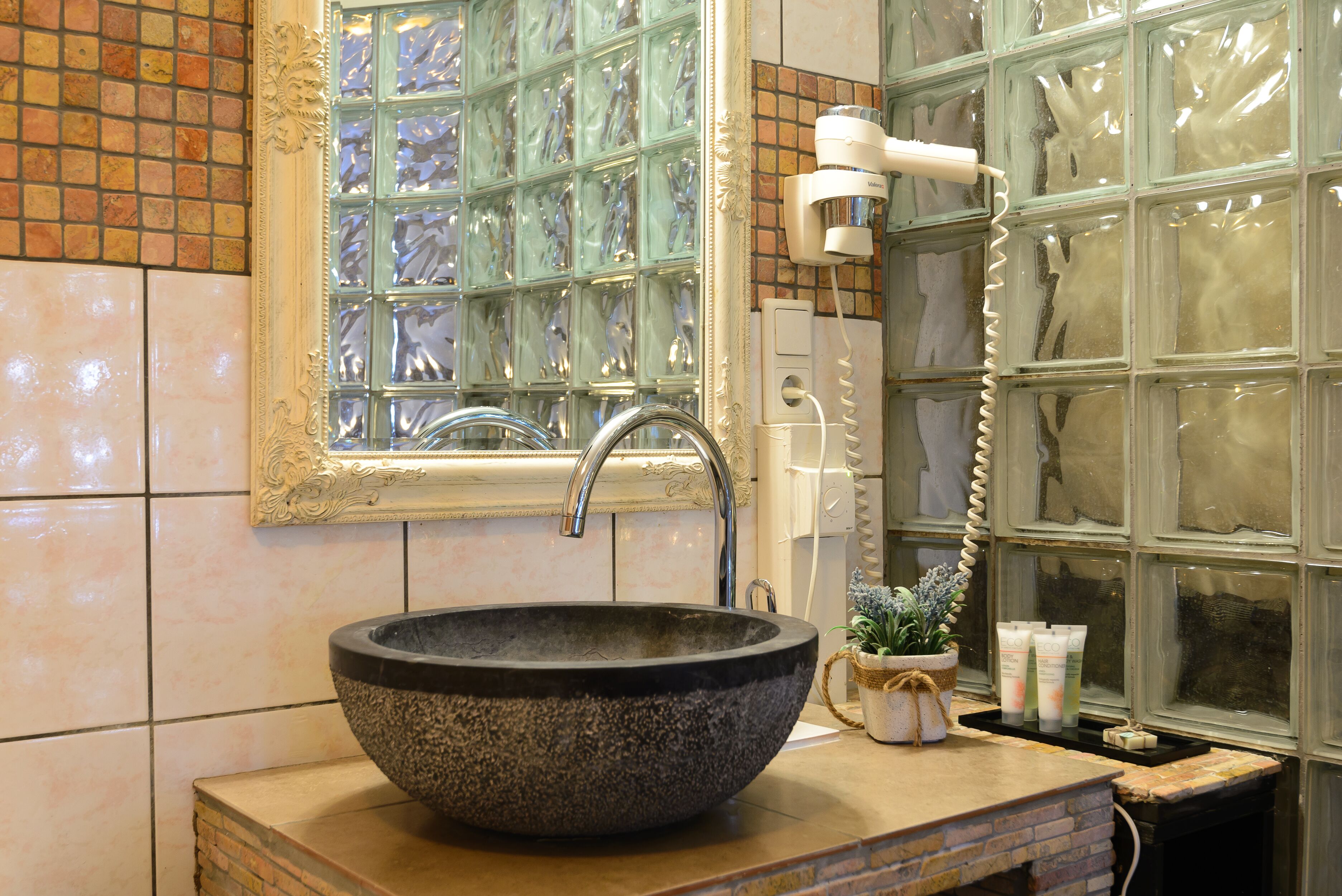 junior suite with spa bath | bathroom sink