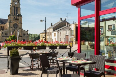 The Originals City, Hôtel Le Coeur d'Or, Sedan Est 