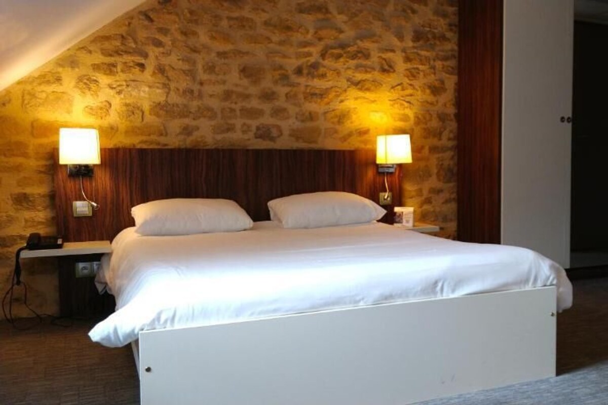 In-room safe, soundproofing