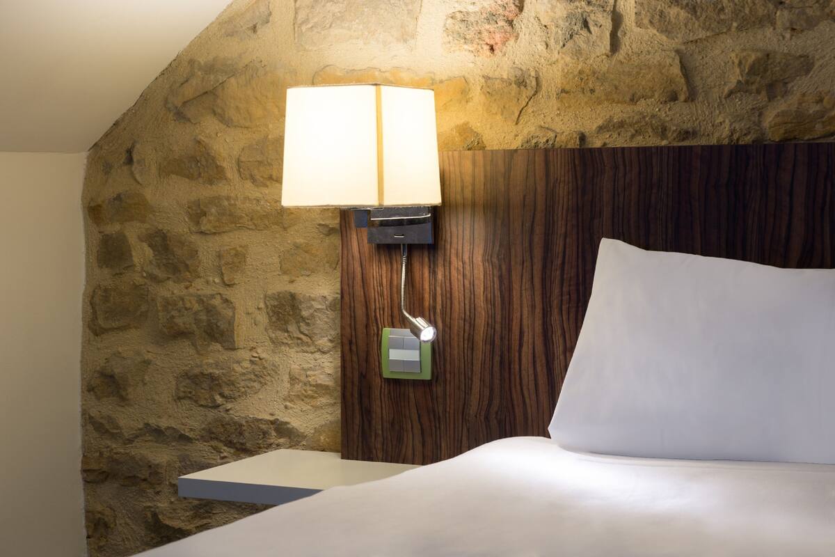 In-room safe, soundproofing