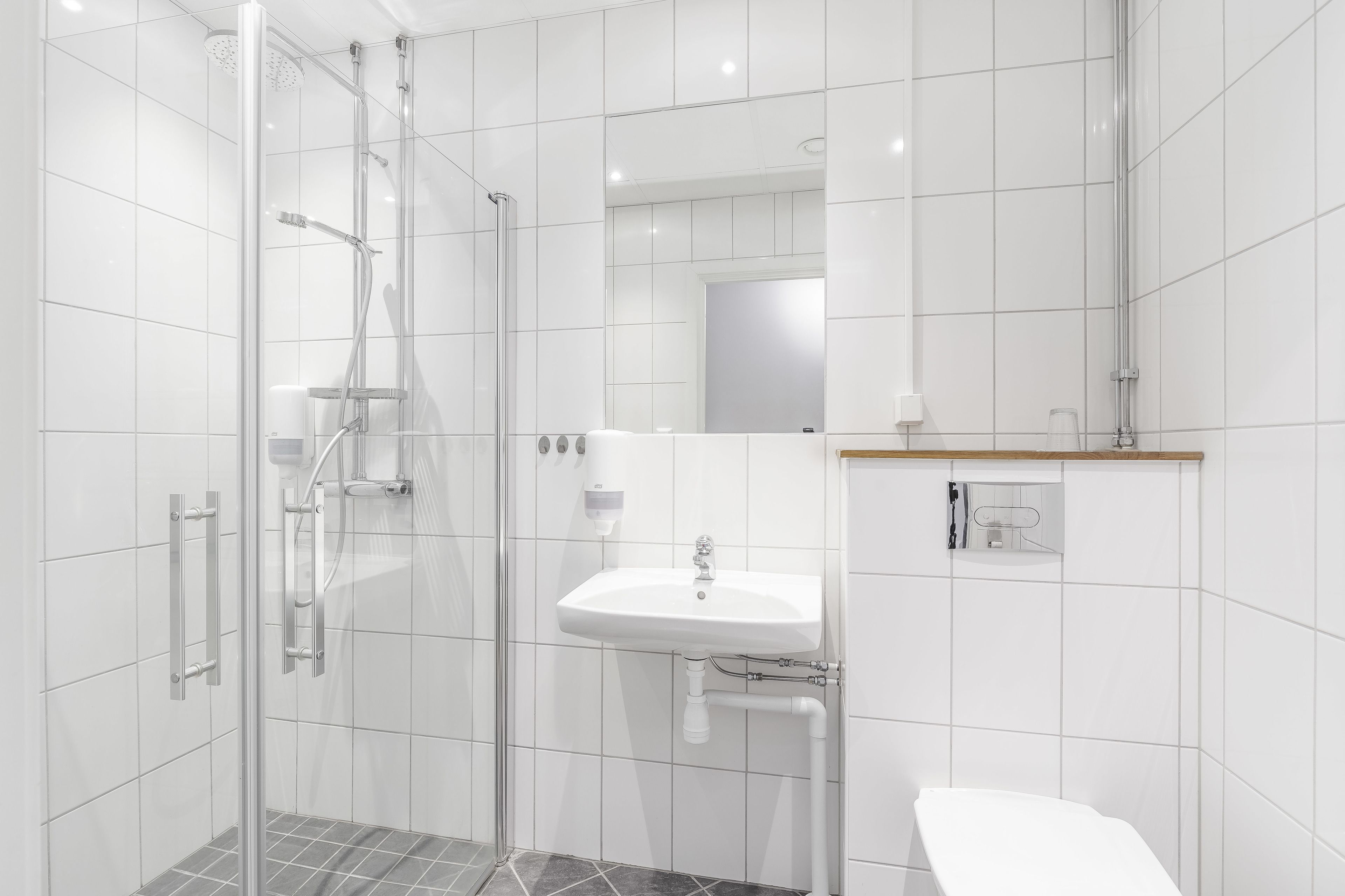 hair dryer, heated floors, towels, soap