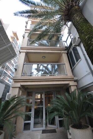 Property entrance - Oaza (Budva)